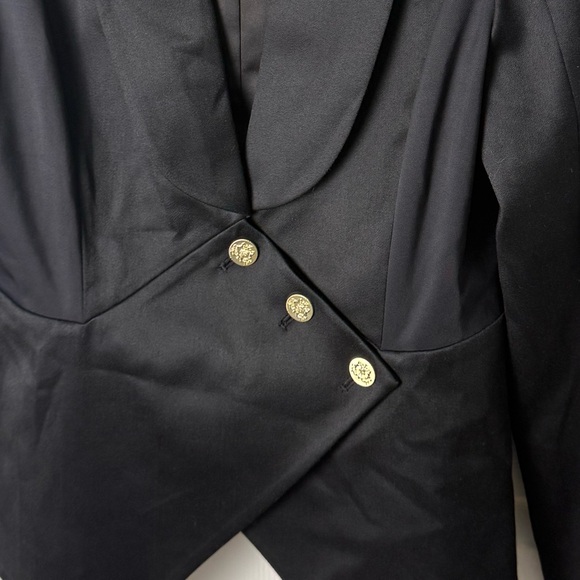 Alice + Olivia The Sculpt Blazer in Black 12 - Picture 4 of 10